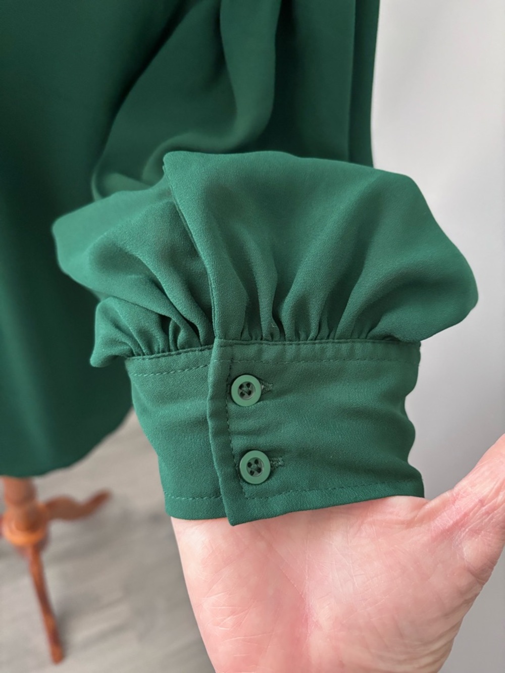 Women's CeCe 3/4 sleeve emerald green button up blouse size medium - Picture 3 of 5
